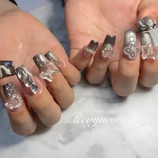 ミディアム ネイル nail salon Revymoreのネイルデザイン
