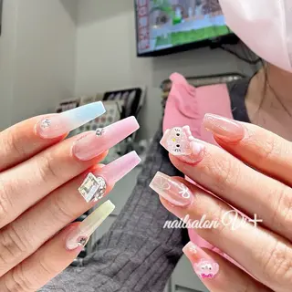 ネイル ✨Nailsalon Vi+✨のネイルデザイン