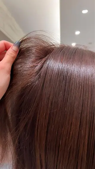 ミディアム カラー サキ🤍ハイトーン 🩰くびれ巻きヘアのヘアスタイル