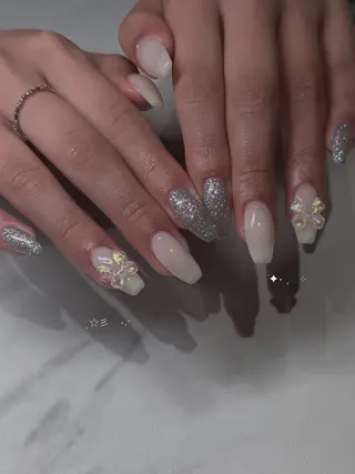 ネイル mikoto 🎀 艶々美フォルムのネイルデザイン