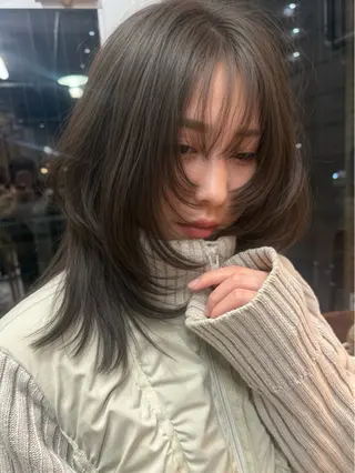 ミディアム 柔らかいオリーブ🍃 カラーNatsumiのヘアスタイル