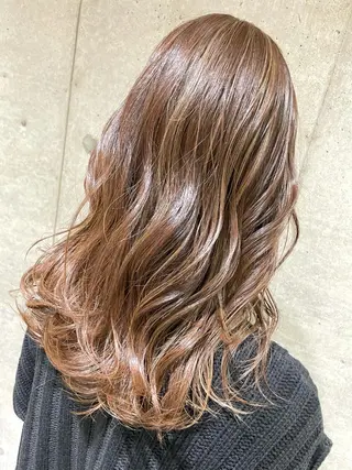 セミロング カラー ハイライトが 得意なニキです😊のヘアスタイル