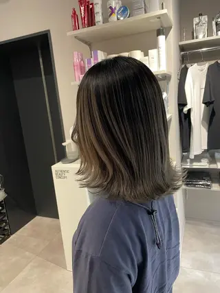 ショート カラー ブリーチ👩🦳/ ✂︎MANAMIのヘアスタイル