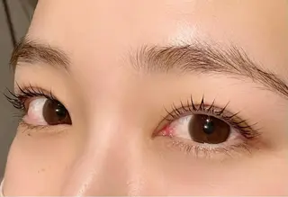 マツエク・マツパ まつげと眉毛の専門店 auliiのマツエク・マツパデザイン