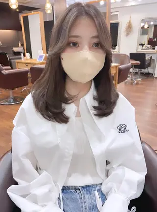 ロング カラー レイヤーカット、 大人可愛い　中村美羅のヘアスタイル