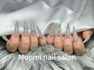 セミロング Moomi nail salonのネイルデザイン