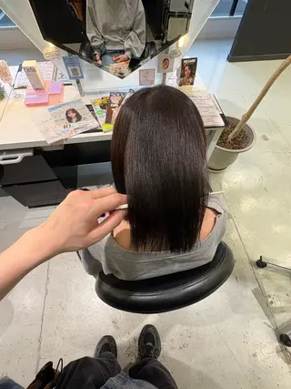 カラー 井上 慈温のヘアスタイル