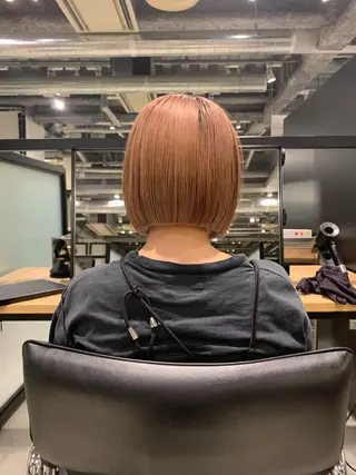 ショート 黒染め落とし ムラ修正　ハイトーンのヘアスタイル