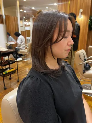 ミディアム カラー コバヤシ ユメのヘアスタイル