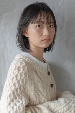 ミディアム さの あやねのヘアスタイル