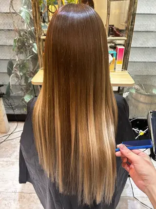 ロング カラー 佐伯 りょうのヘアスタイル