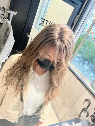 セミロング カラー mimiiy梅田 中崎町ハイトーンのヘアスタイル