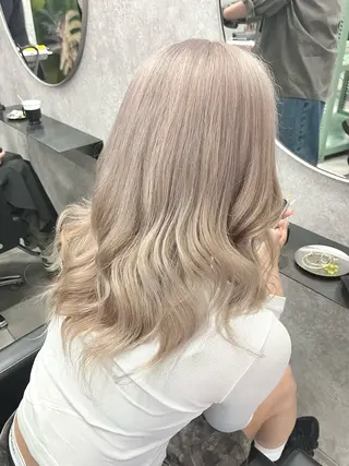 ミディアム カラー 暖色ハイトーン特化 🥇Mioのヘアスタイル