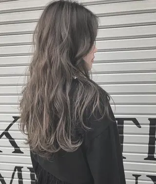 ロング カラー ヘアアレンジ 山本 千尋のヘアスタイル