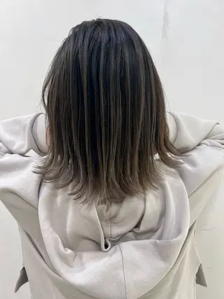 ミディアム カラー 🌈野間 声良🌈のヘアスタイル