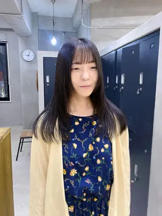 セミロング 谷口 瑠愛のヘアスタイル