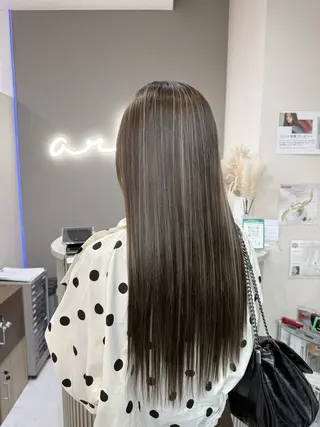 ロング ハイトーン×艶カラー 🤍MIZUKIのヘアスタイル
