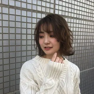 カラー 伊東 彩花のヘアスタイル