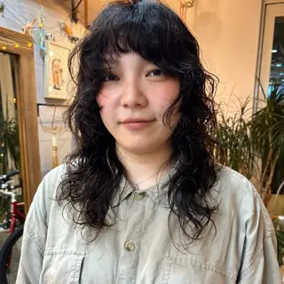 セミロング カラー パーマ ヘアアレンジ キッズ デザインパーマ メンズカット 郁美のヘアスタイル