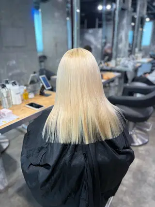 ロング カラー 透明感ベージュ/ レイヤー縮毛矯正のヘアスタイル