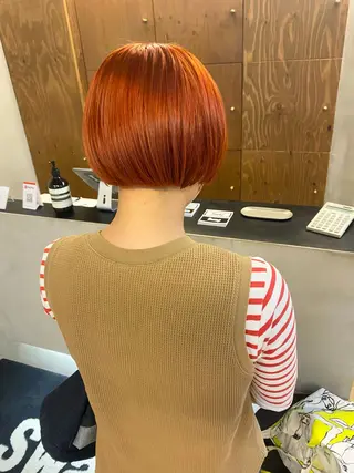 ショート カラー パーマ ヘアアレンジ デザインカラー/ボブ ブリーチカラー/ユリのヘアスタイル