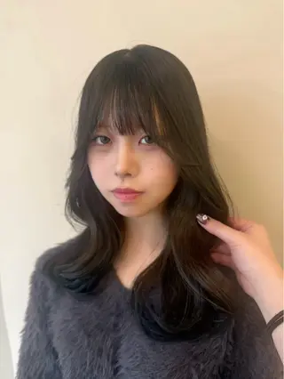 セミロング カラー 濵田 結月のヘアスタイル