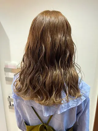セミロング カラー 蓮見  友里のヘアスタイル