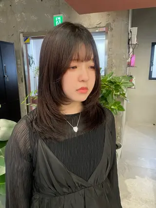 ミディアム MIFA レイヤー／パーマのヘアスタイル