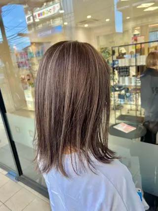 セミロング カラー 渕向 克海のヘアスタイル