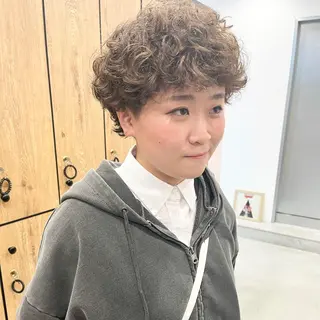 ショート パーマ アラキチヒロ THE REMMYのヘアスタイル