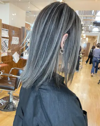 ミディアム カラー 白髪ぼかし バレイヤージュ志鎌のヘアスタイル