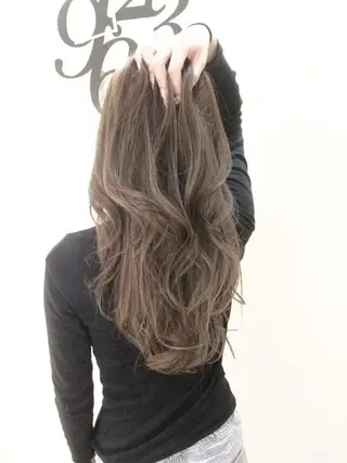 ロング カラー ヘアアレンジ 三輪 太一のヘアスタイル