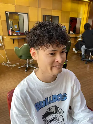 ミディアム パーマ メンズ メンズ特化 岸本 阪急六甲サロンドロイのヘアスタイル