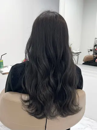 ロング 赤み消し透明感カラー オオヤマのヘアスタイル