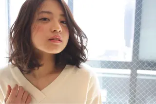ミディアム カラー パーマ tuuli トゥーリのヘアスタイル