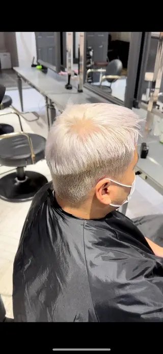 カラー 👑ホワイトカラー ブロンド特化👑映人のヘアスタイル