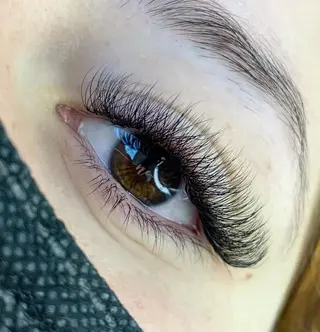 パーマ マツエク・マツパ アイブロウ 神山 ビューティー・アイのマツエク・マツパデザイン