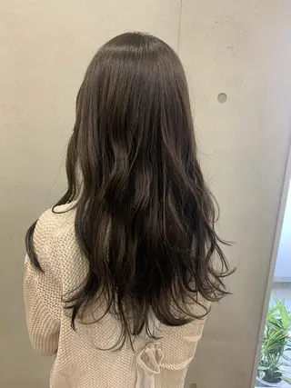 セミロング おせ ちさとのヘアスタイル