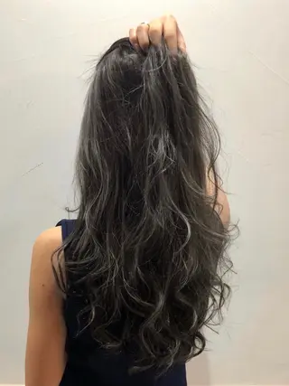 ロング カラー 吉田裕太/ハイライト ダブルカラーのヘアスタイル