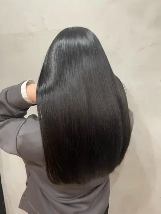 ロング 赤み消しカラー/透 明感カラー/有吉優香のヘアスタイル