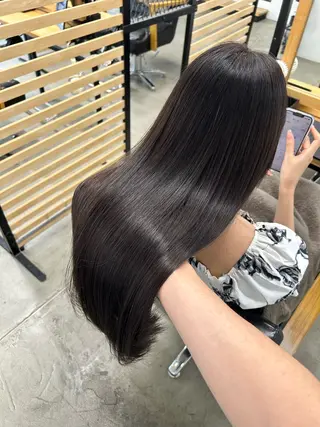 ロング 1回で綺麗になる 髪質改善 小山光のヘアスタイル