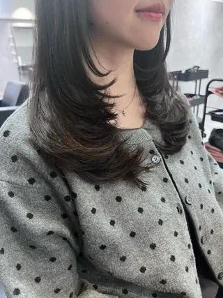 セミロング カラー 透明感/レイヤー 🇰🇷tomonaのヘアスタイル