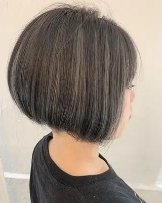 ショート レイヤーカット 川田くるみのヘアスタイル