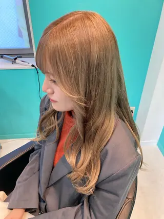 ロング カラー 🫧透明感✨ブリーチ 💫ダメージレス🫧のヘアスタイル