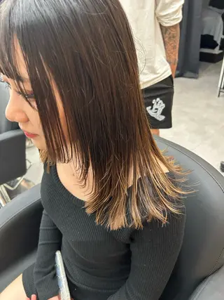 ミディアム 善財 康葵のヘアスタイル