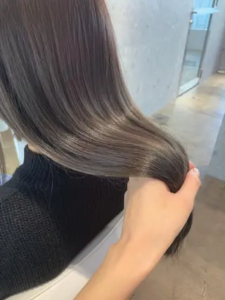 ロング カラー 山下 千明のヘアスタイル