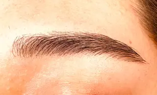 アイブロウ 三塚 紗衣の眉毛・アイブロウイメージ