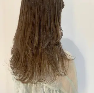 カラー 山口 莉奈のヘアスタイル