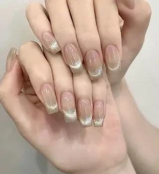 ネイル Queens 榊 まおのネイルデザイン