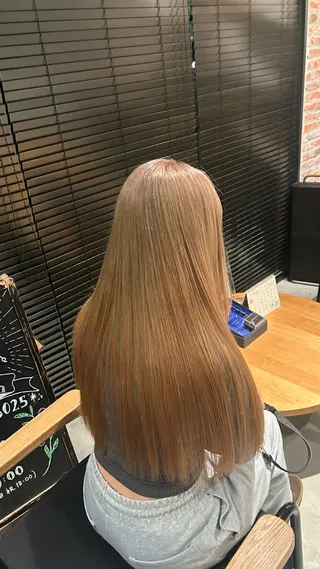 カラー りお ブリーチカラーのヘアスタイル